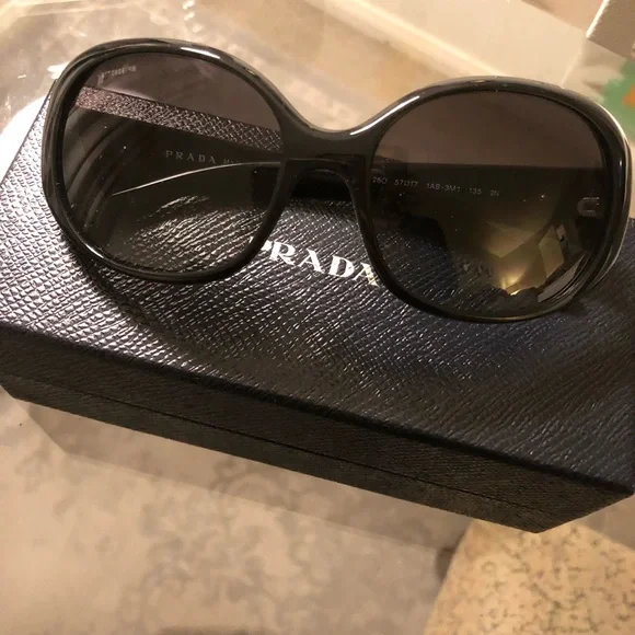 Women’s PRADA SPR260 Sunglasses: Brand New Black Prada PR 26ZS 16K08Z Sunglasses Women main image 4